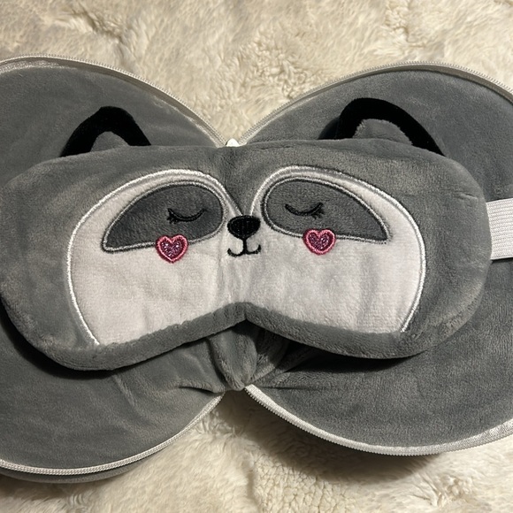 2 in 1 neck pillow and eye mask NWT - Picture 5 of 6